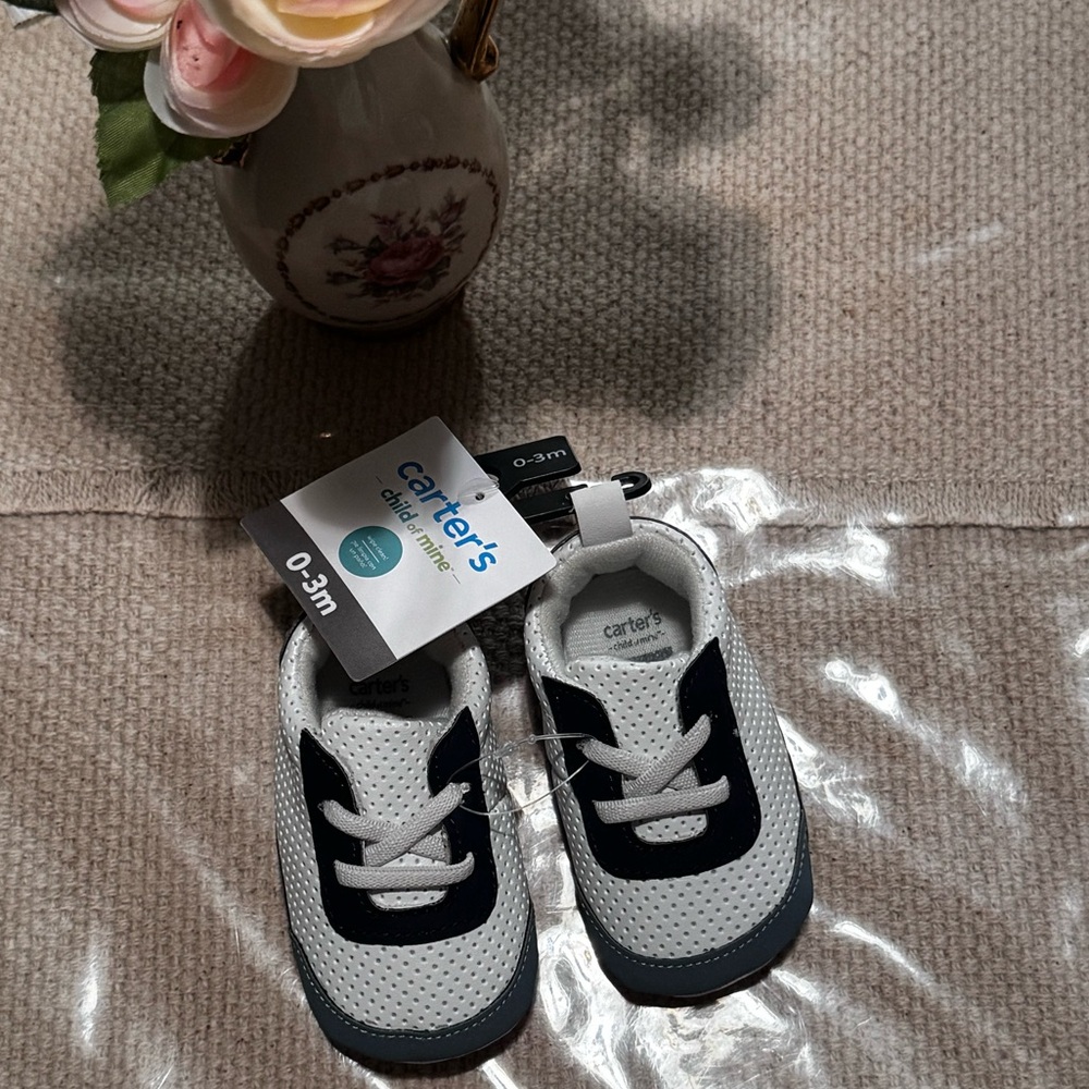 Carter's Baby Walker Shoes sz 0-3m